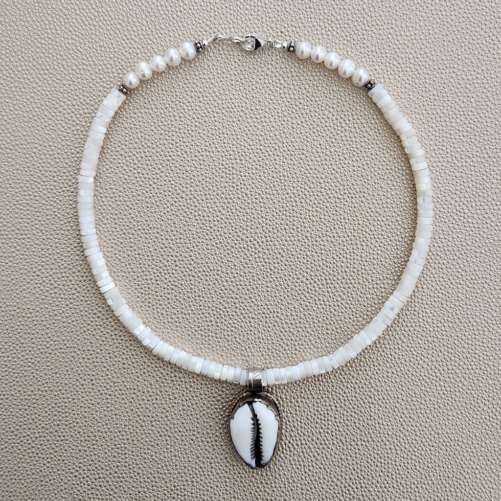 Heishi Necklace Mother Of Pearl With Shell Pendant 118$